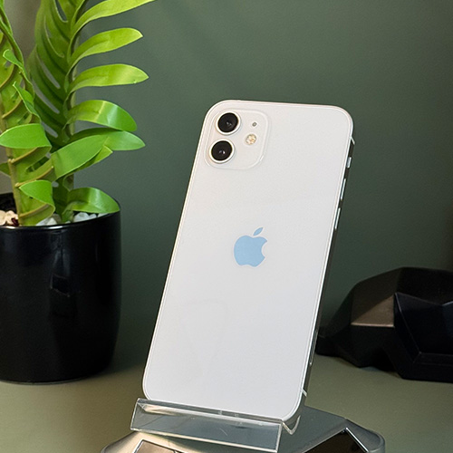4 Apple iPhone 12 - Image 1